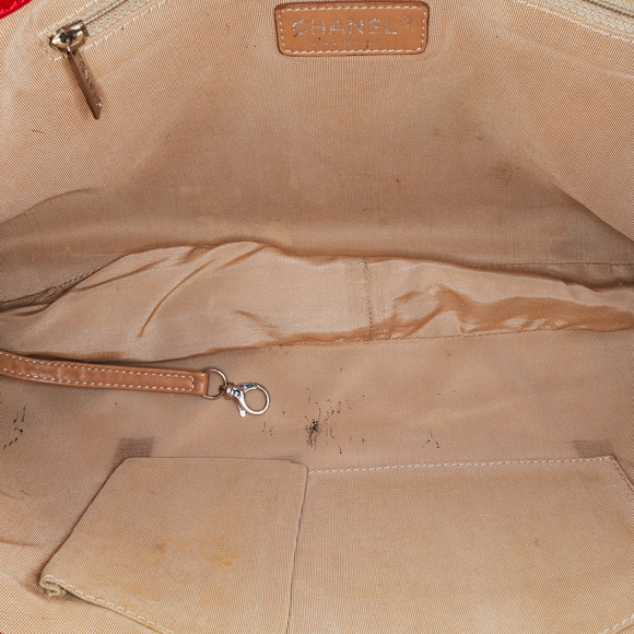 Pre-Loved Chanel Quilted Caviar Expandable Zip Tote - Picture 4 of 11